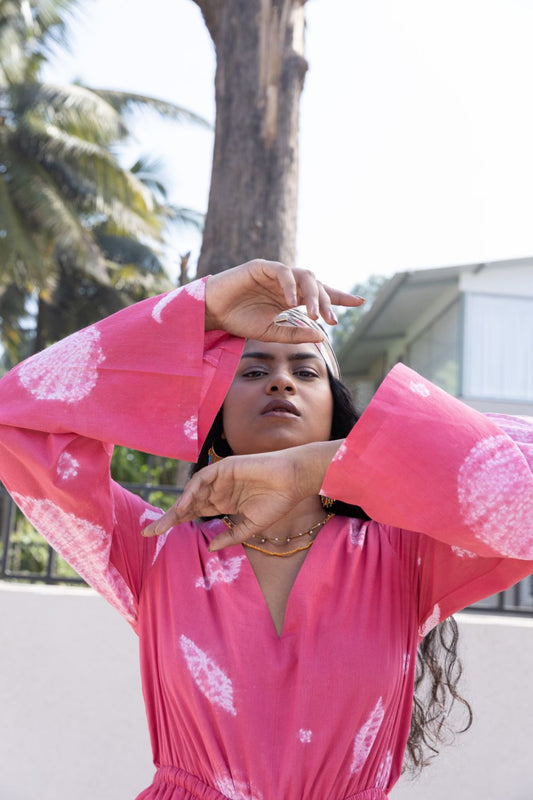 Summer beach outfit
Ocean print jumpsuit
Resort wear
Holiday clothes
Breathable fabric
Holiday outfit
Summer getaway top
Women’s summer fashion UK