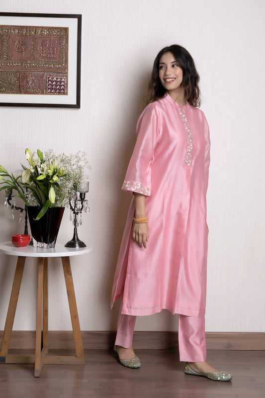 Pink chanderi collared embroidered kurta paired with Chanderi pants