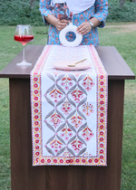 Load image into Gallery viewer, Petunia Motif Table Runner
