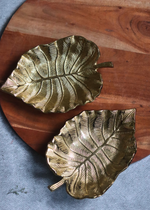 Load image into Gallery viewer, Golden Bliss Palm Leaf Bowl
