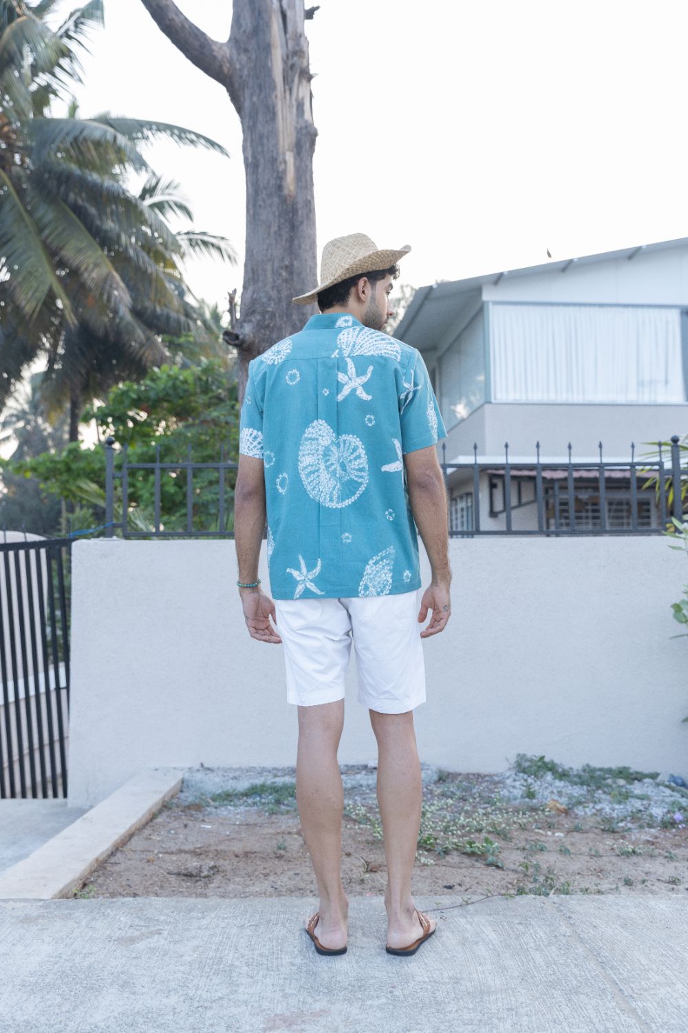 Summer beach shirt for men
Ocean print shirt
Resort wear
Holiday blouse
Breathable fabric
Holiday outfit
Summer getaway top
Men’s summer fashion UK