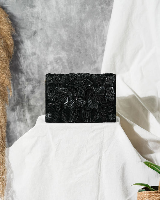 Subtle party clutch
