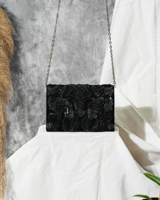 Subtle party clutch