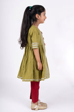 Load image into Gallery viewer, Girls green and maroon kurta payjama set
