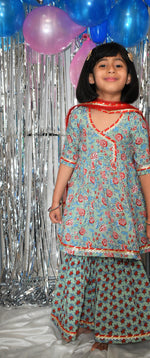 Load image into Gallery viewer, Zinnia Girls Sharara Set of 3 - Kurta, Dupatta &amp; Payjama
