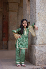 Load image into Gallery viewer, Amba - green suit for little girls
