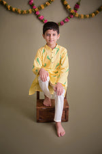 Load image into Gallery viewer, Tiya - A Parrot Red Kurta Payjama for Boys
