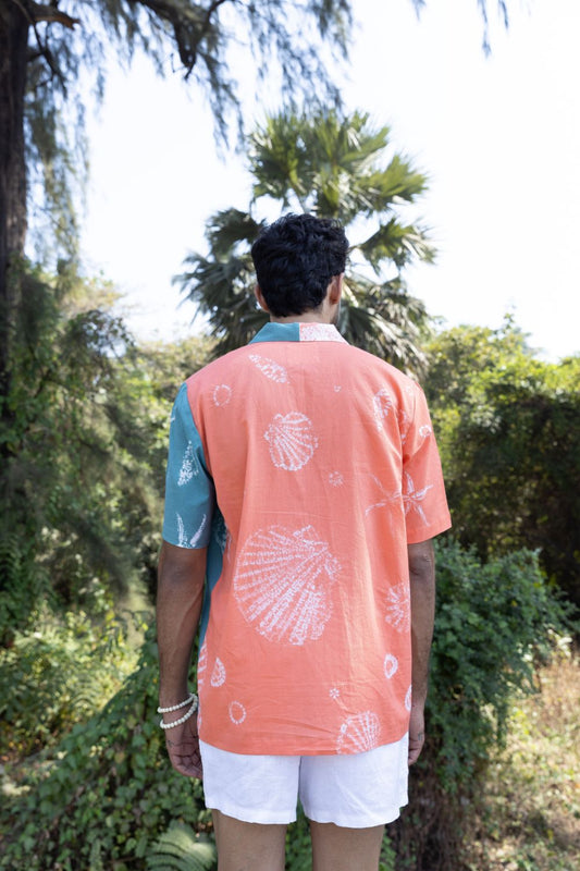 Summer beach shirt for men
Ocean print shirt
Resort wear
Holiday blouse
Breathable fabric
Holiday outfit
Summer getaway top
Men’s summer fashion UK
