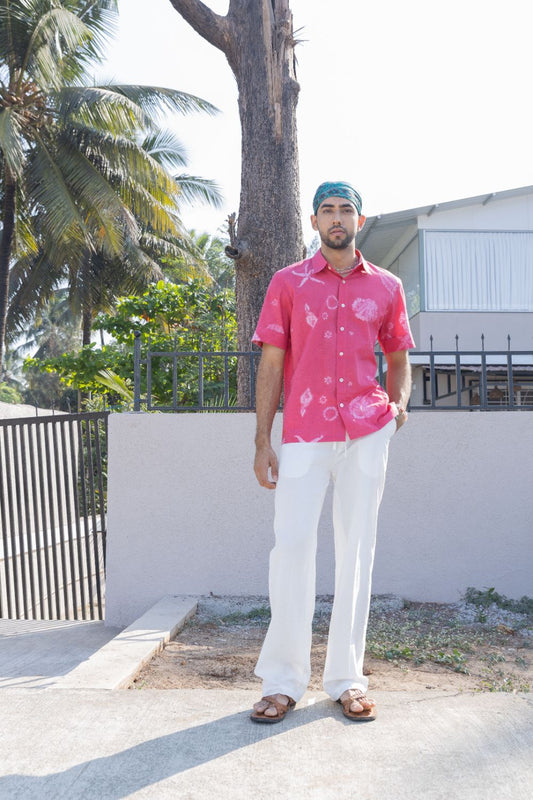 Summer beach shirt for men
Ocean print shirt
Resort wear
Holiday blouse
Breathable fabric
Holiday outfit
Summer getaway top
Men’s summer fashion UK