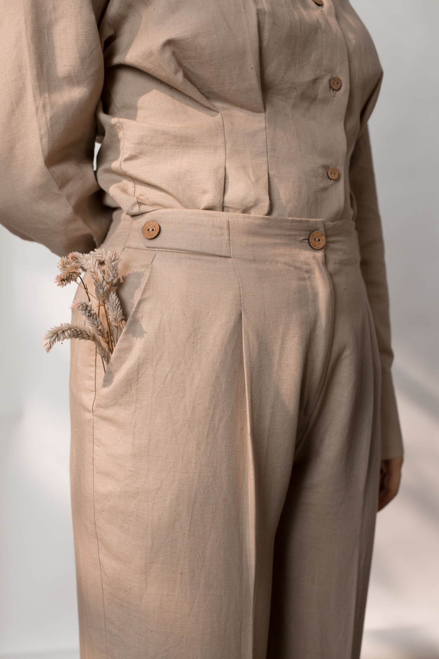 OATMEAL TAILORED PLEATED PANTS