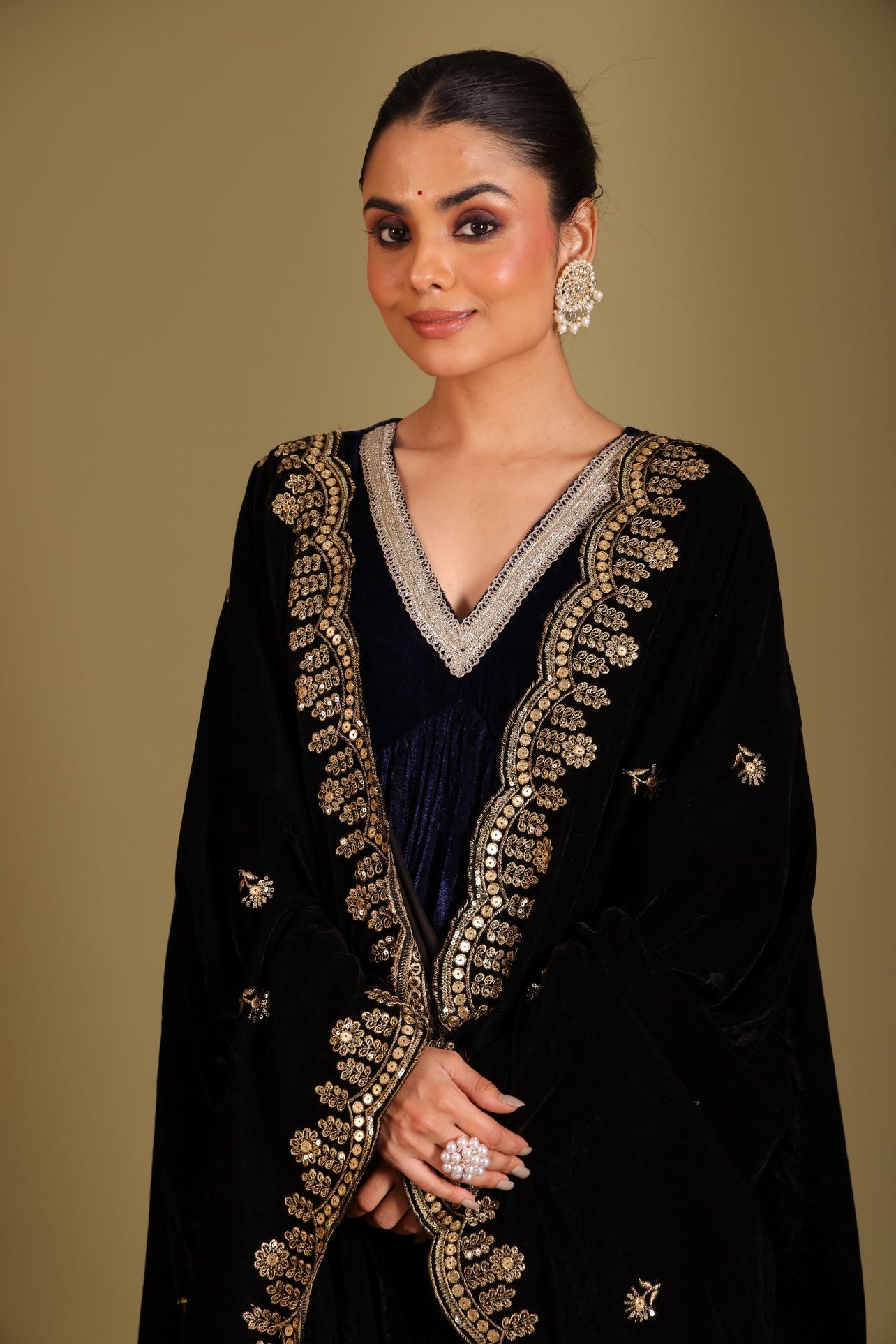 Noor-E-Zar Navy Blue Velvet Kurta with velvet pants and Shawl - Set of 3