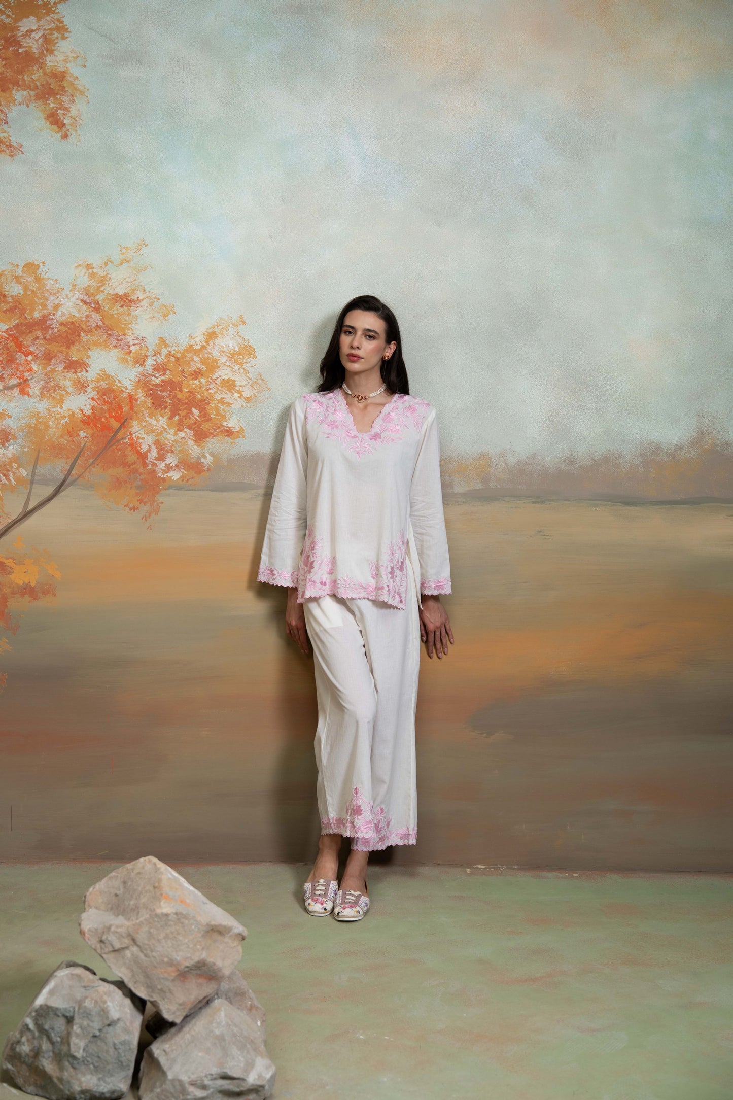 Off White Embroidery Cotton Silk Kurta Set 2 Pcs