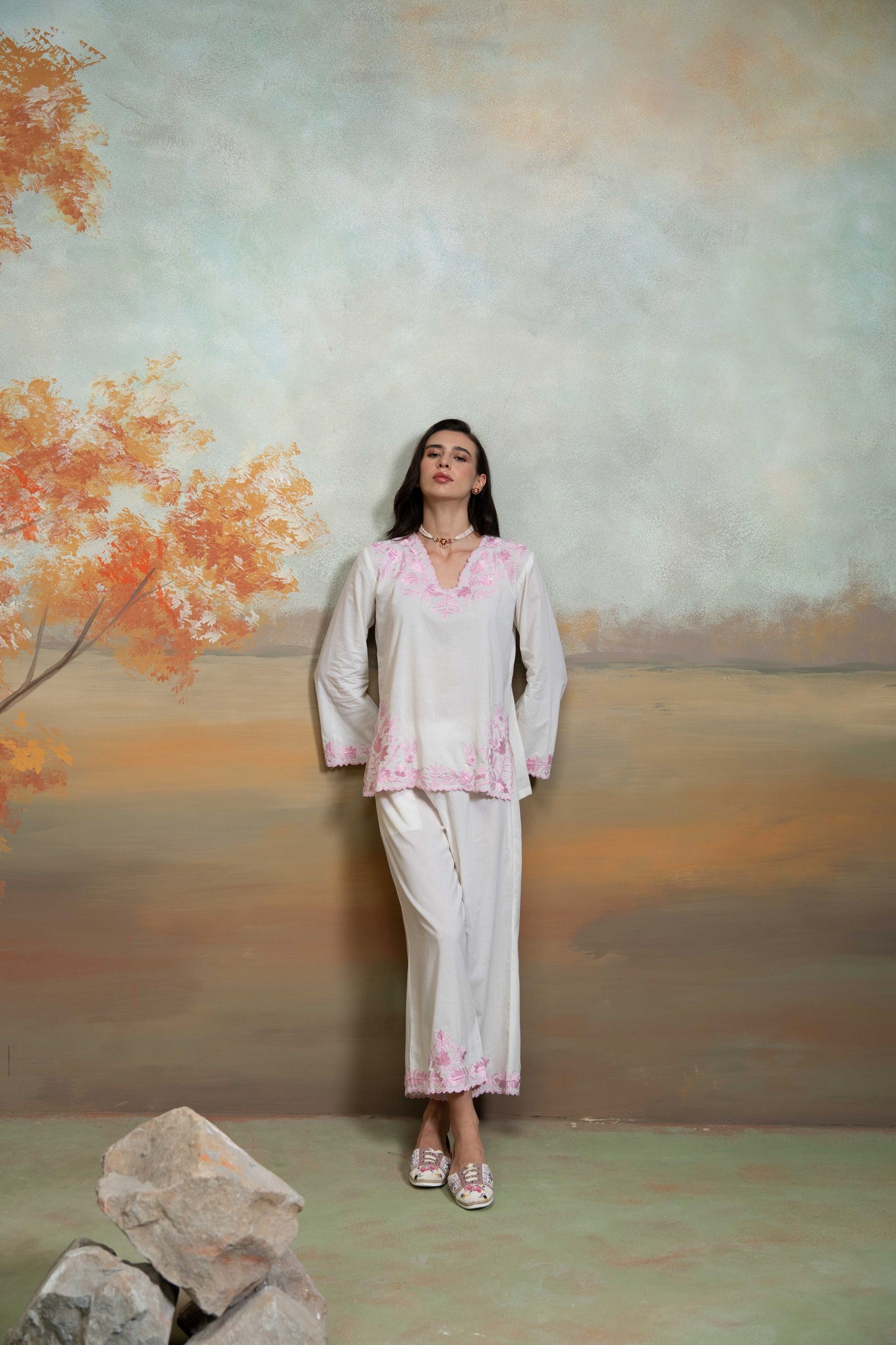 Off White Embroidery Cotton Silk Kurta Set 2 Pcs