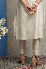 Load image into Gallery viewer, OFF WHITE CHANDERI EMBROIDERED KURTA SET
