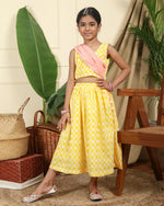 Load image into Gallery viewer, NUR GIRLS ETHNIC LEHENGA SET WITH DUPATTA IN HAND-BLOCK PRINTED COTTON
