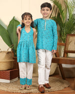 Load image into Gallery viewer, ZARKHA GIRLS ETHNIC HALTER NECK TUNIC WITH ZARI STRIPES AND OFF-WHITE PYJAMA IN COTTON
