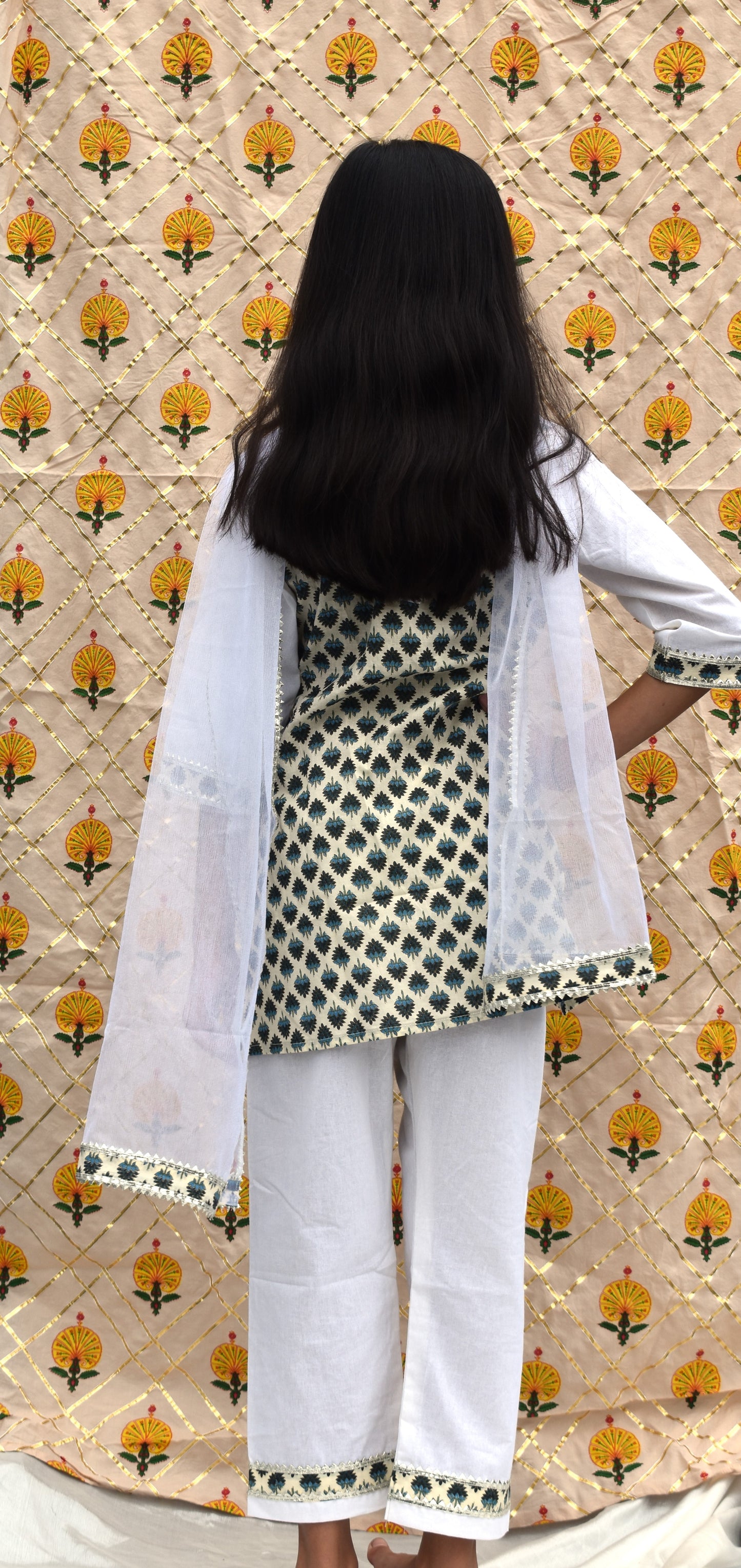 Sveta : Blue and white suit for girls.