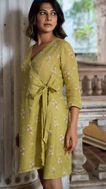 Load image into Gallery viewer, CARDAMOM LINEN WRAP DRESS
