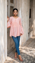 Load image into Gallery viewer, MYSHA BANDHANI PRINT SHORT TOP IN SOFT SILK
