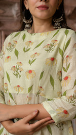 Load image into Gallery viewer, CHAVVI PASTEL GREEN PURE LINEN KURTA
