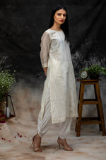 Load image into Gallery viewer, Round Neck Chanderi Buti and Checks Kurta with Hand Embroidery Trims

