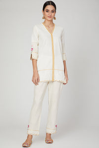 White lotus short kurta pants set