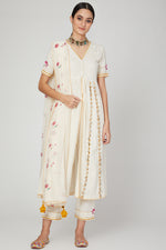 Load image into Gallery viewer, White lotus cape pant dupatta set

